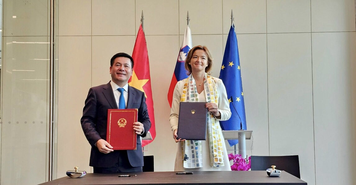 The Third meeting of the Intergovernmental Commission for Economic Cooperation between Slovenia and Vietnam